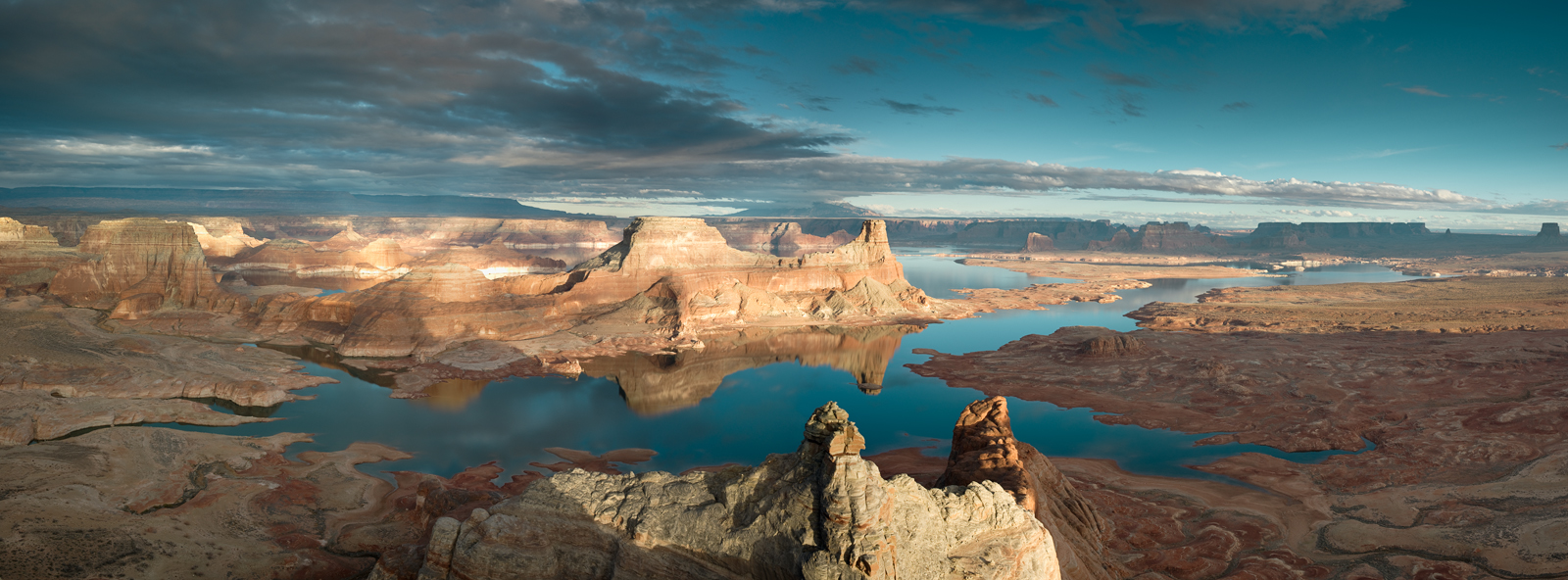 Panoramic, landscape, photography, Lake Powell, evening light, shadows, sunset, panoramique, paysage, ombres
